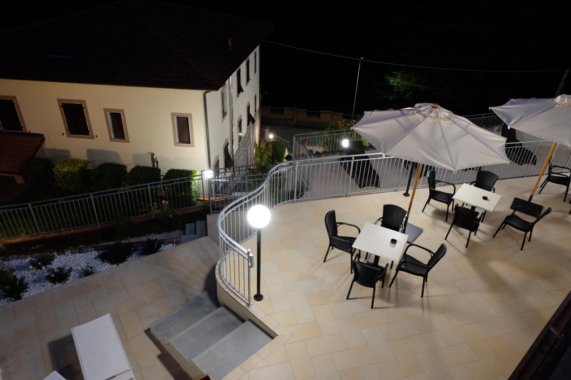 Albergo Elisa Comano  Exterior foto